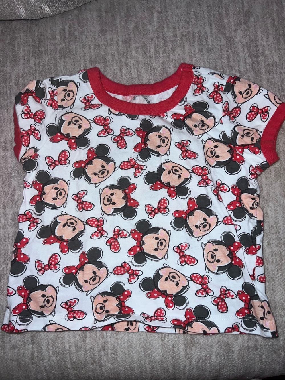 Size 4 Disney Kids Short-Sleeve Minnie Mouse Tee in White and Red